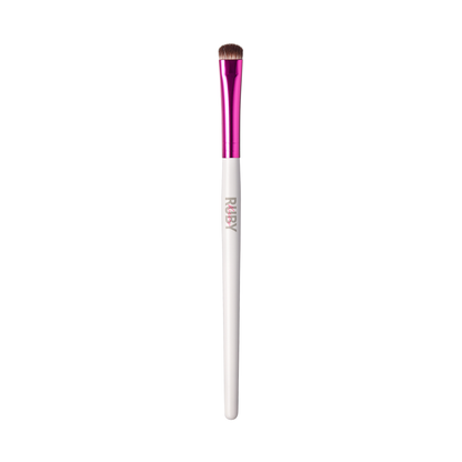 Ruby Kisses Makeup Brush - C-Curve Eyeshadow